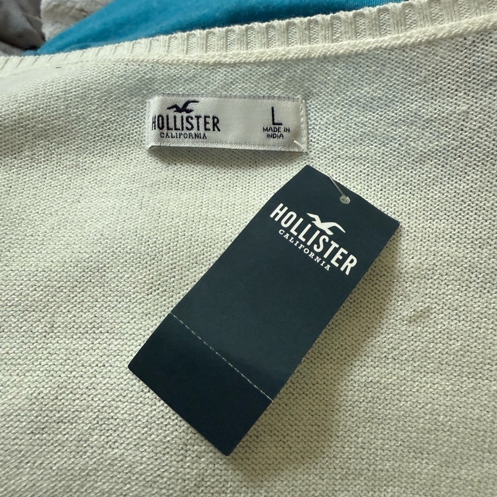 Hollister Cream Crewneck Sweater
